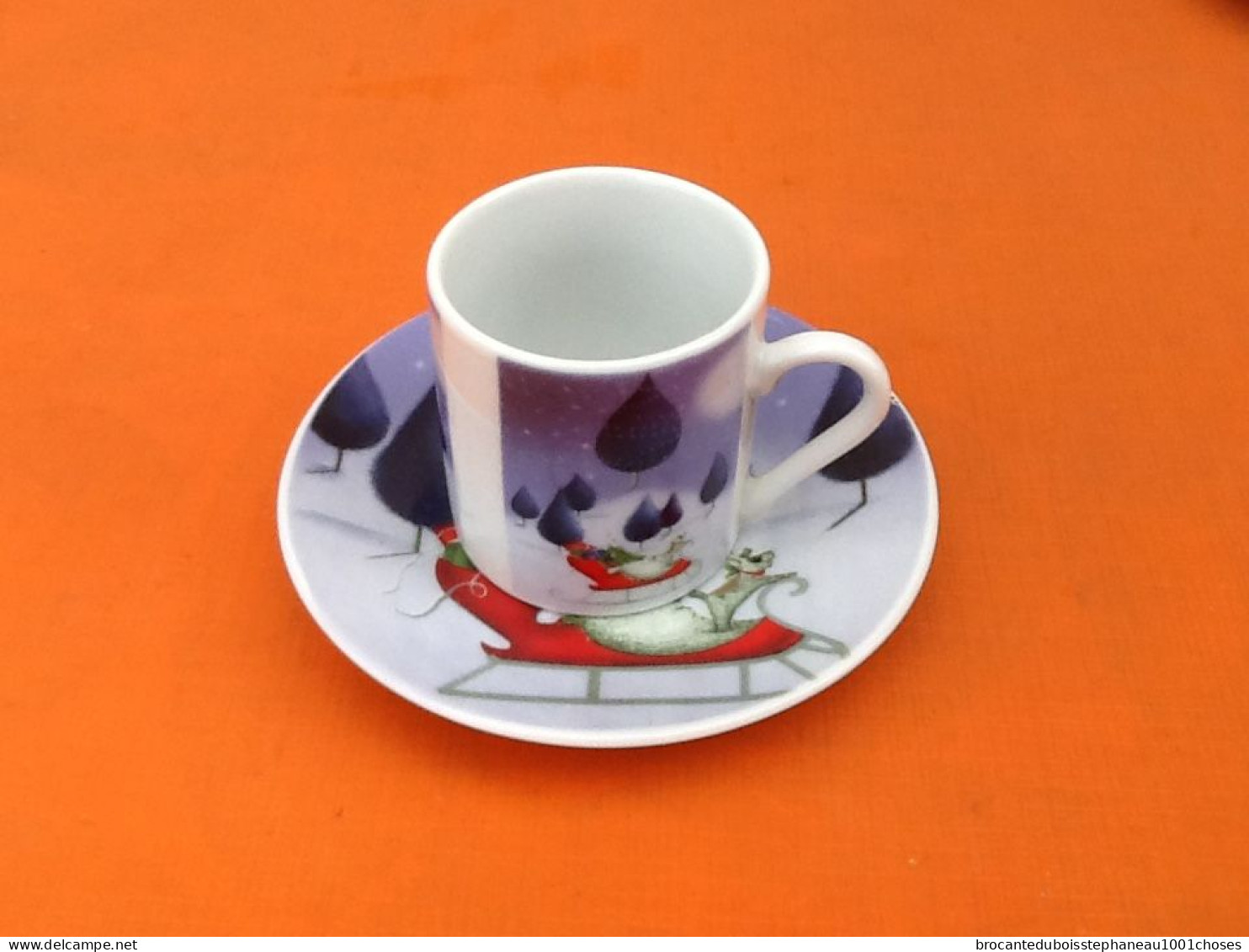 6 Tasses / Soucoupes à café  Décor de roses Porcelaine Fine