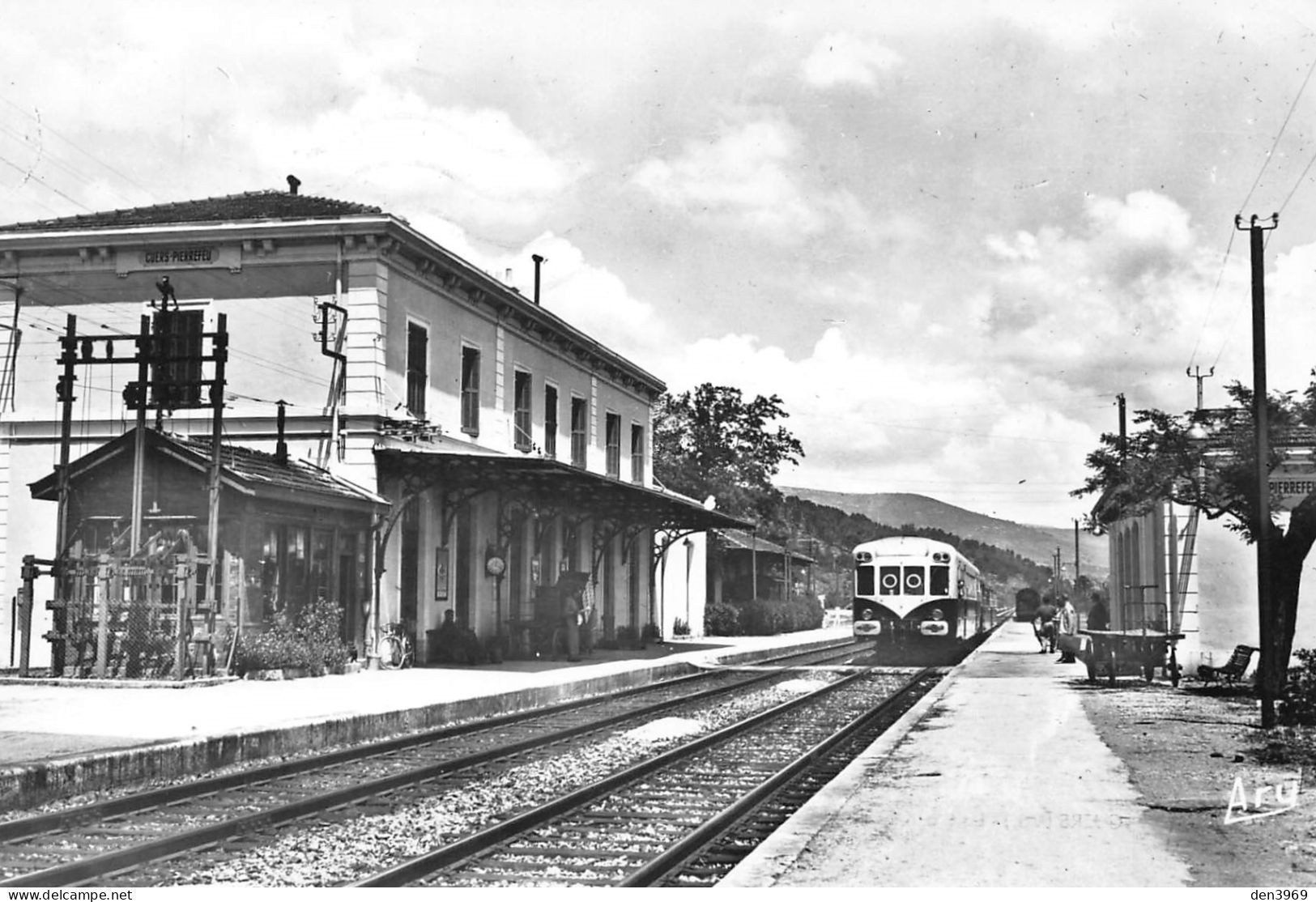 CUERS (Var) - La Gare - Train - Voyagé 1965 (2 Scans) Mme Solange Imbert, 43 Avenue Maréchal Foch - Cuers