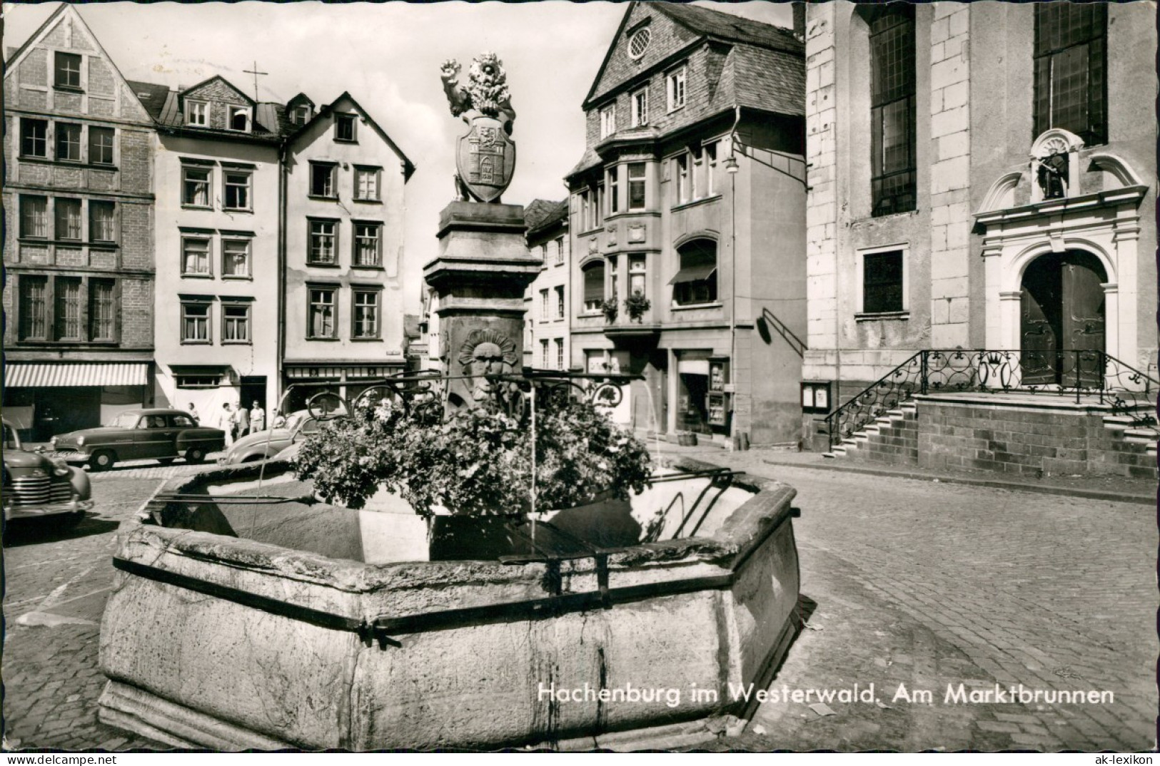 Ansichtskarte Hachenburg Markt Marktbrunnen Autos Geschäfte 1965/1963 - Hachenburg