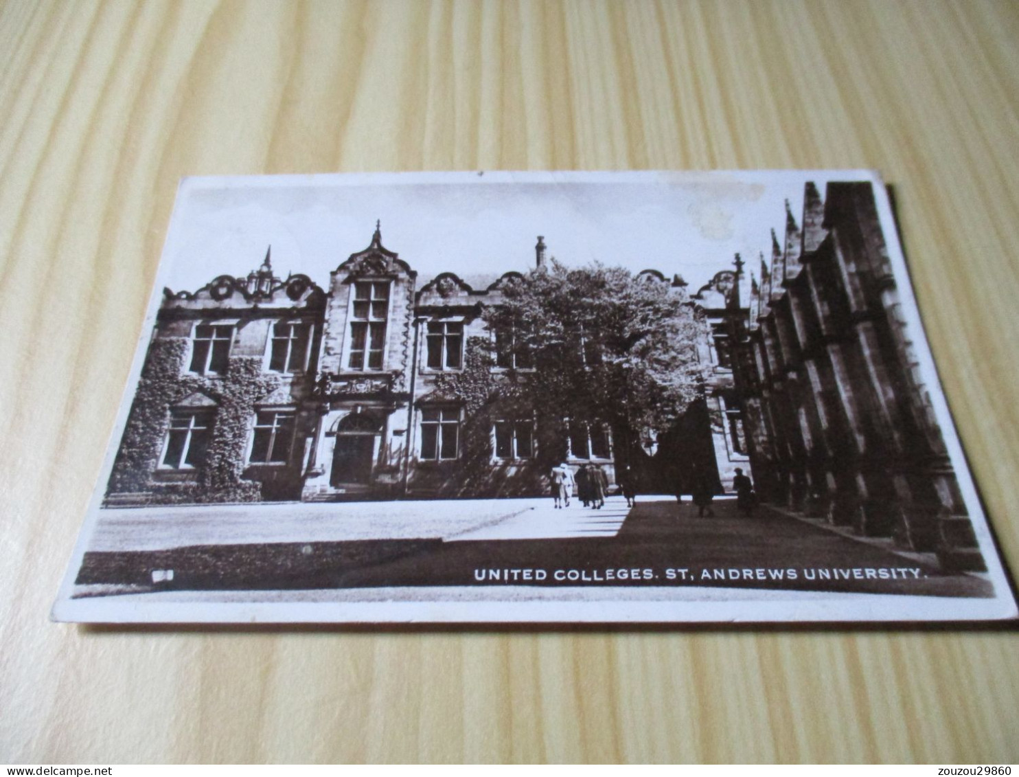 CPSM St. Andrews University (Royaume-Uni).United College - Carte Animée. - Fife