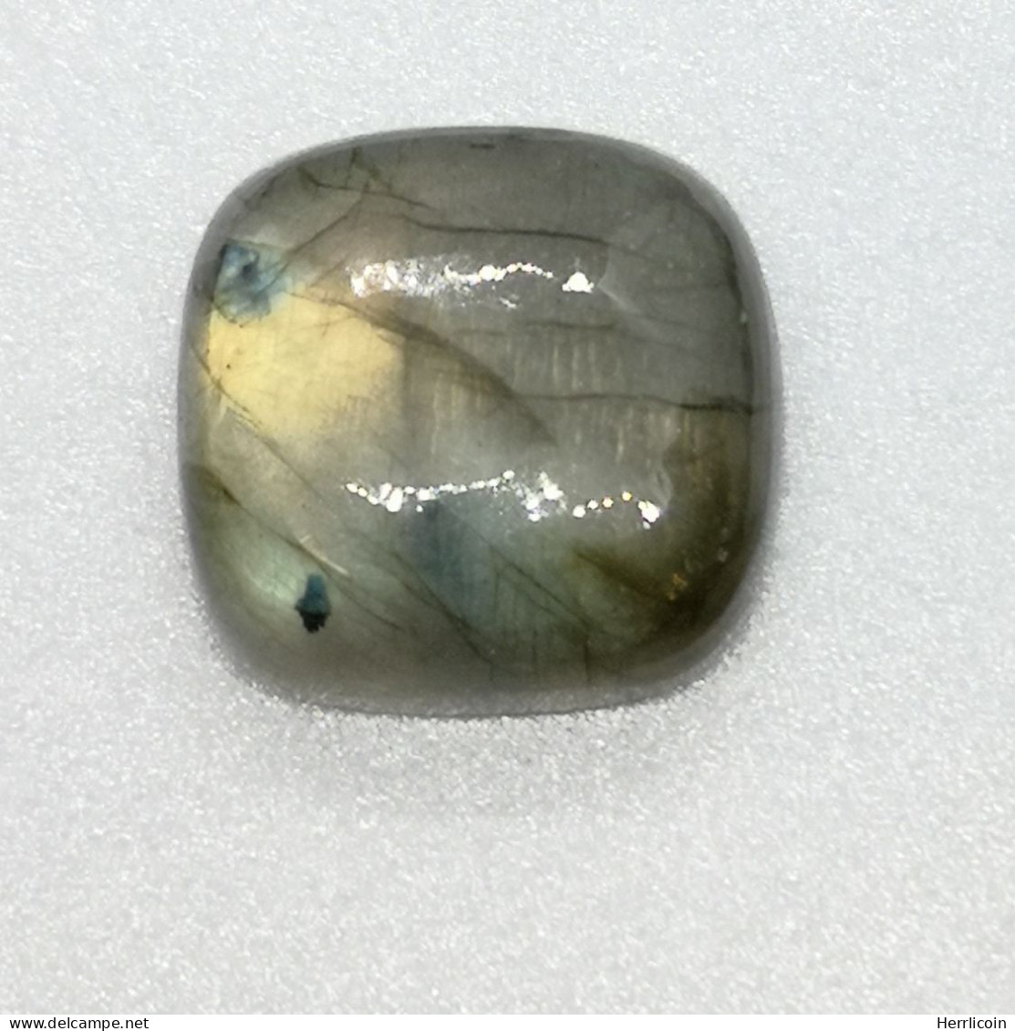 Labradorite Naturelle De Madagascar - Cabochon 30.5 Carats - 19.6 X 20.1 X 8.2 Mm - Altri & Non Classificati