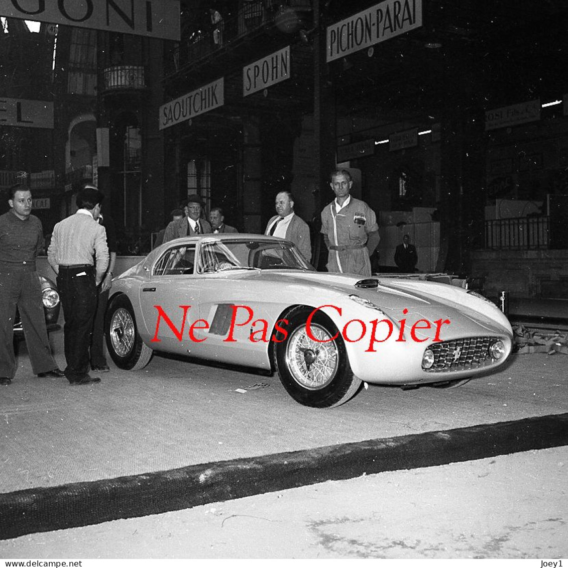 Photo Ferrari 375 MM En 1954,Salon De L'auto à Paris Au Grand Palais, Modèle Unique Pour Ingrid Bergman - Automobiles