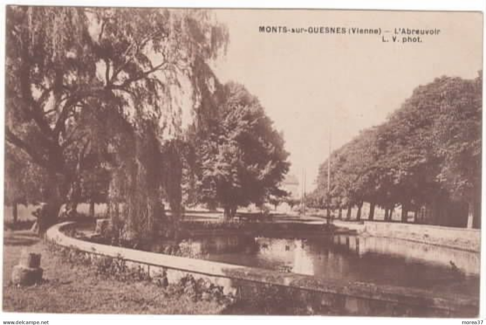 MONTS SUR GUESNES  L'abreuvoir - Monts Sur Guesnes