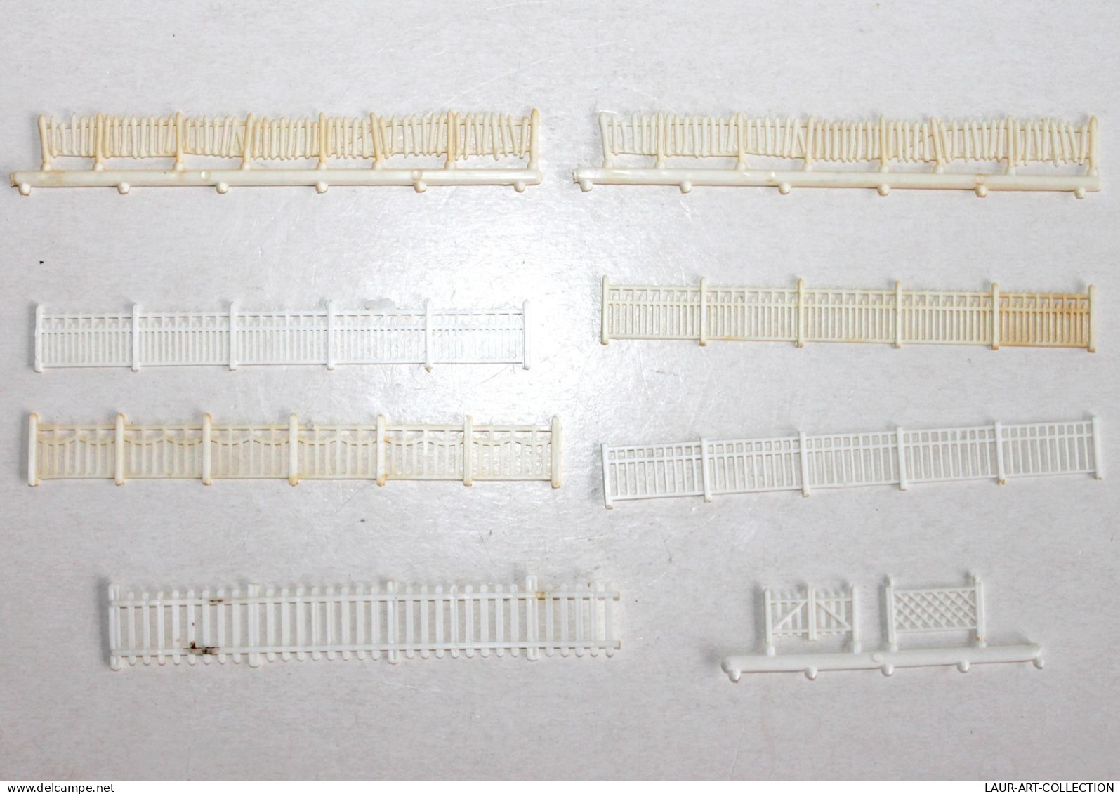 JOUEF - LOT BARRIERE Et CLOTURE, LONGUEUR TOTAL: 89cm, MINIATURE TRAIN HO 1/87 / DECOR MODELE FERROVIAIRE (2105.137) - Decorazione