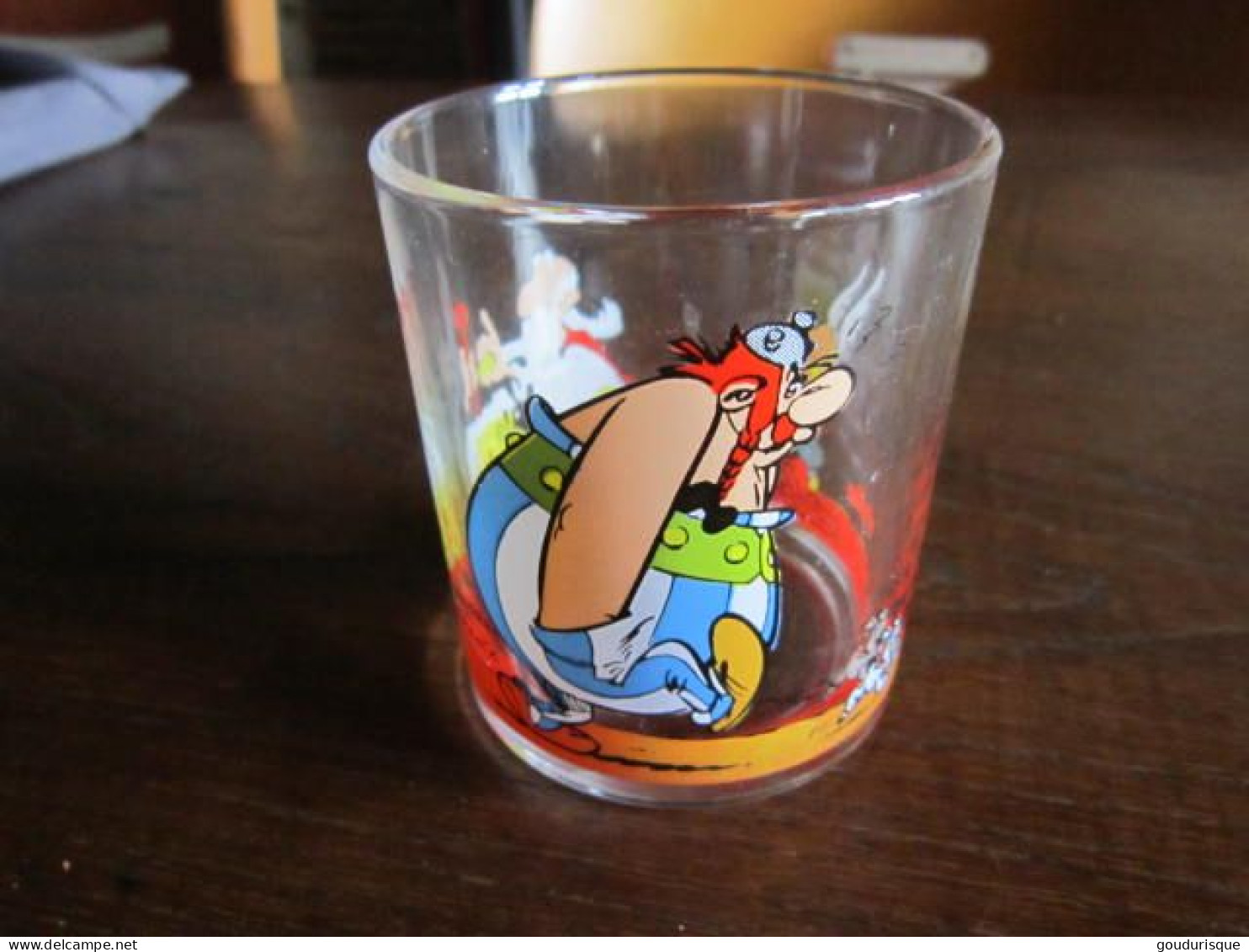 ASTERIX      VERRES 1995   OBELIX MAIN DANS LES POCHES UDERZO NUTELLA 95- - Astérix