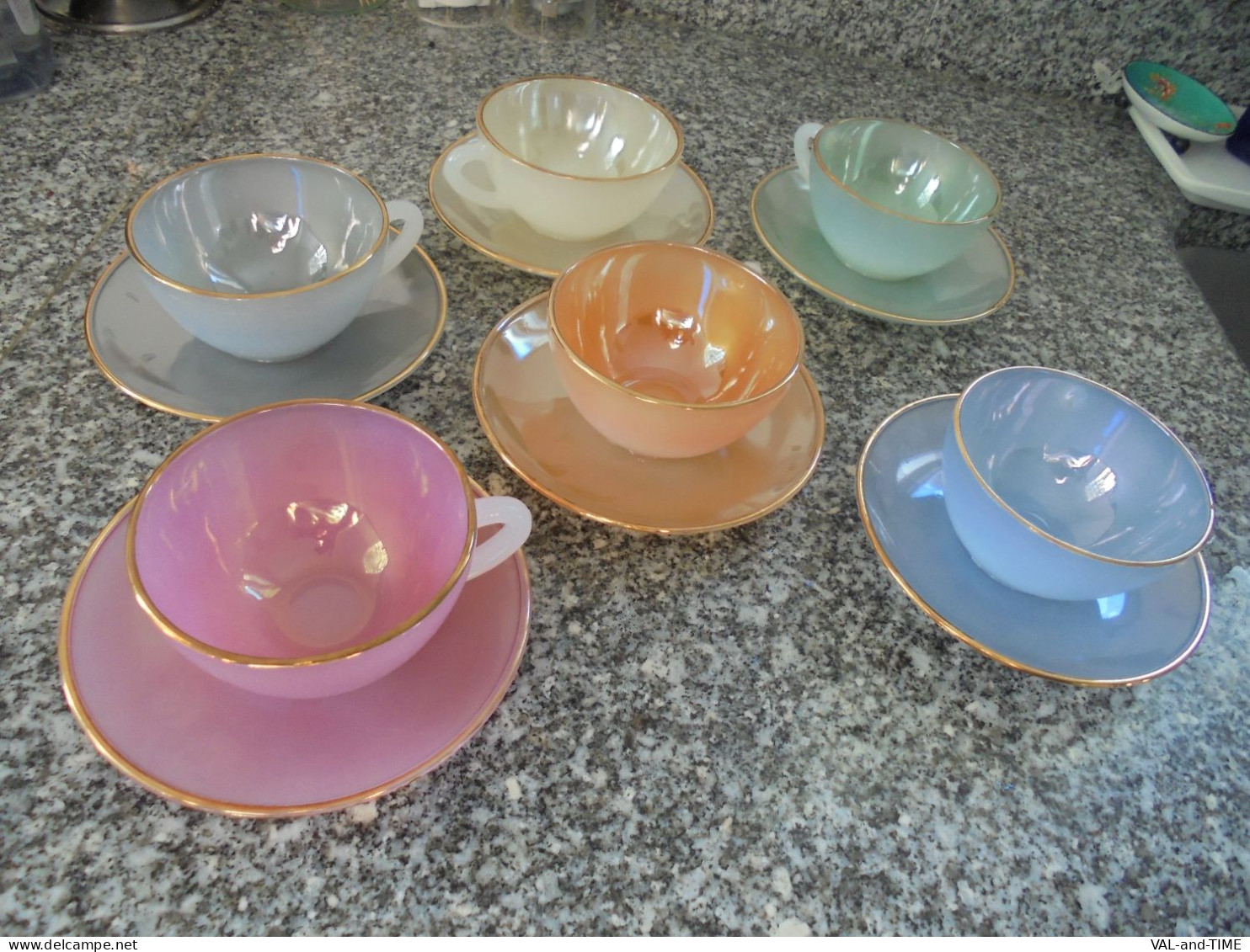 Service à Café Vintage ARCOPAL Opaline - Années 1950/60 , Bords Dorés , Bon état - Kopjes