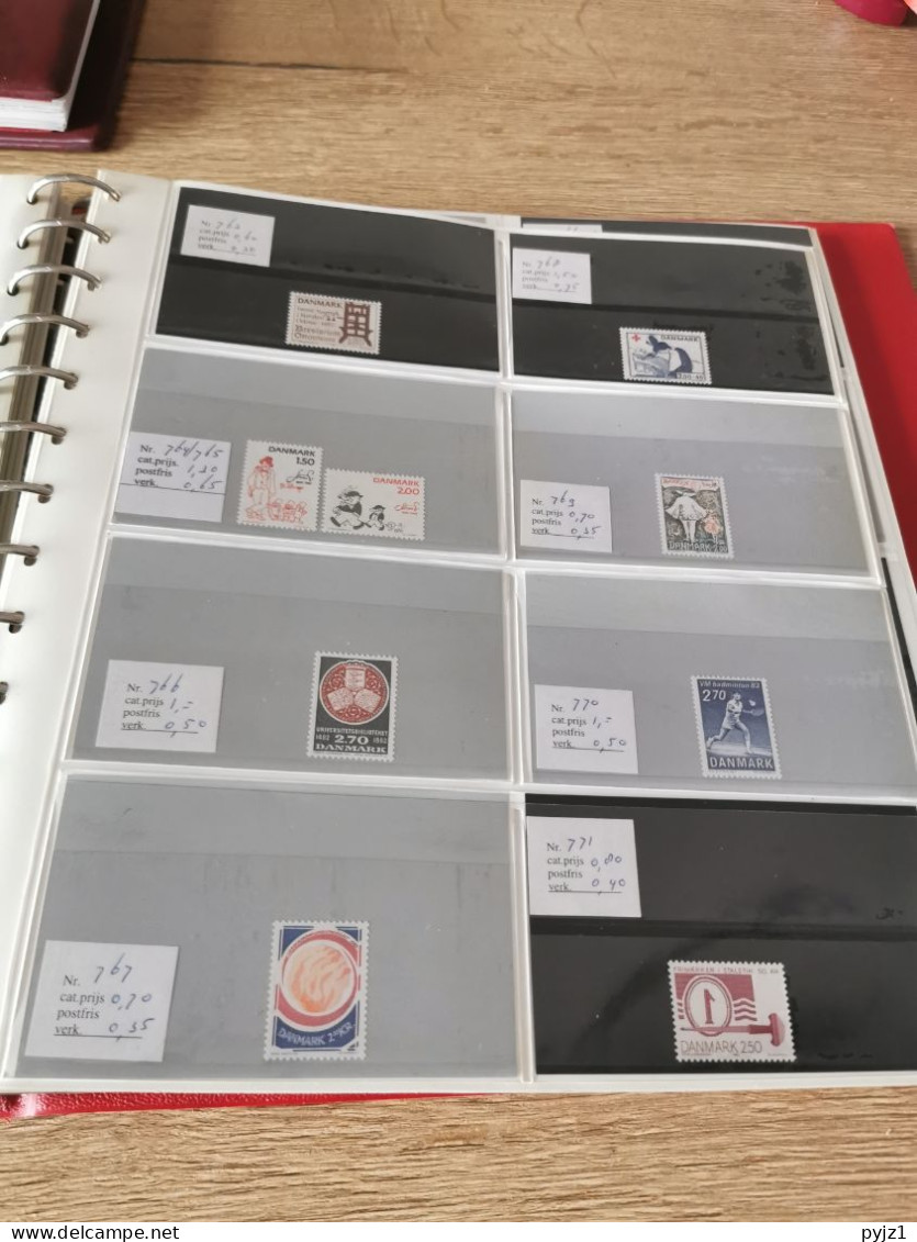 Denmark collection dealers 2 display book postfris**