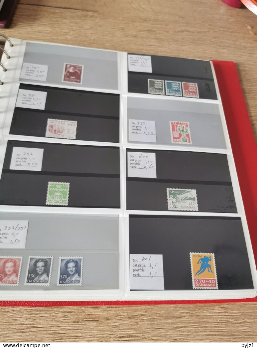 Denmark collection dealers 2 display book postfris**