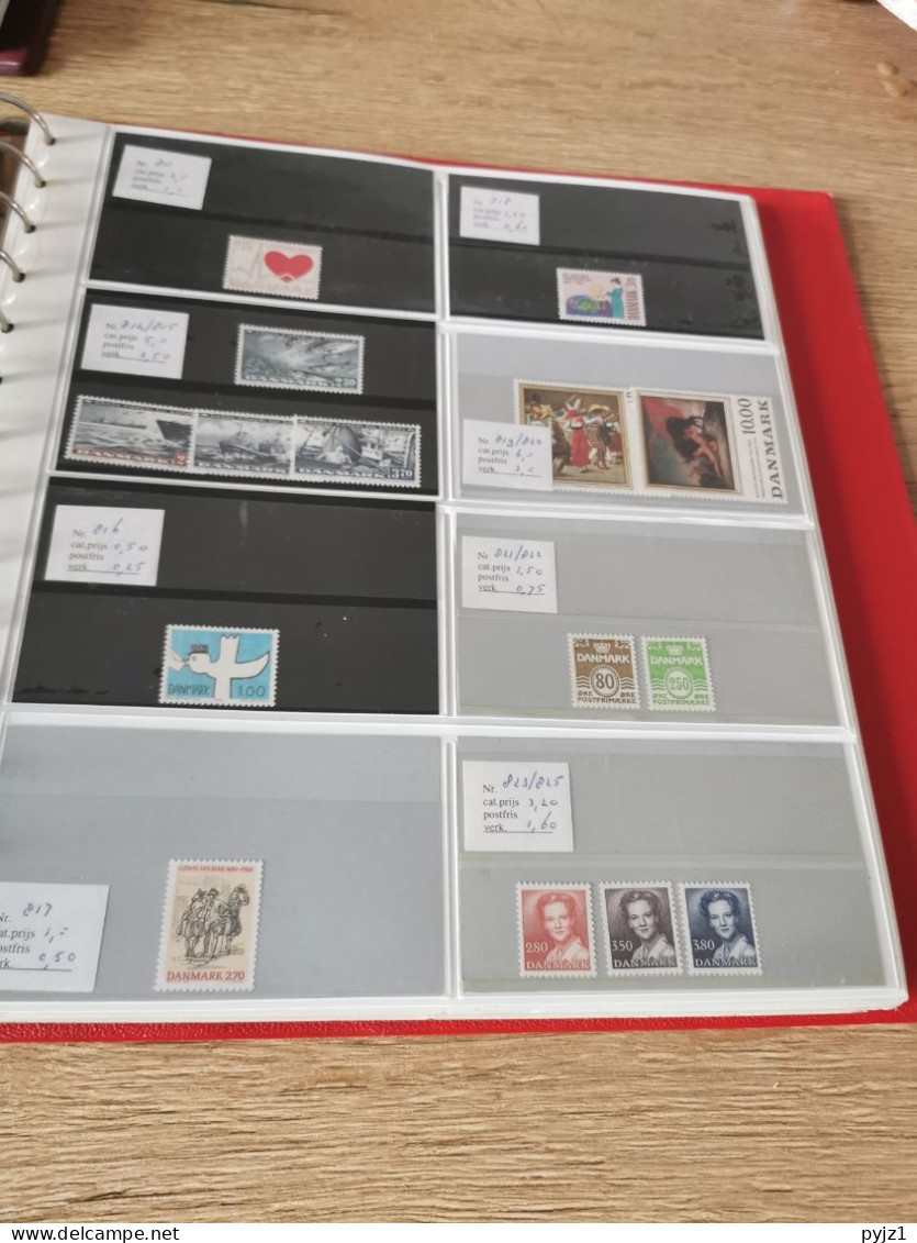 Denmark collection dealers 2 display book postfris**