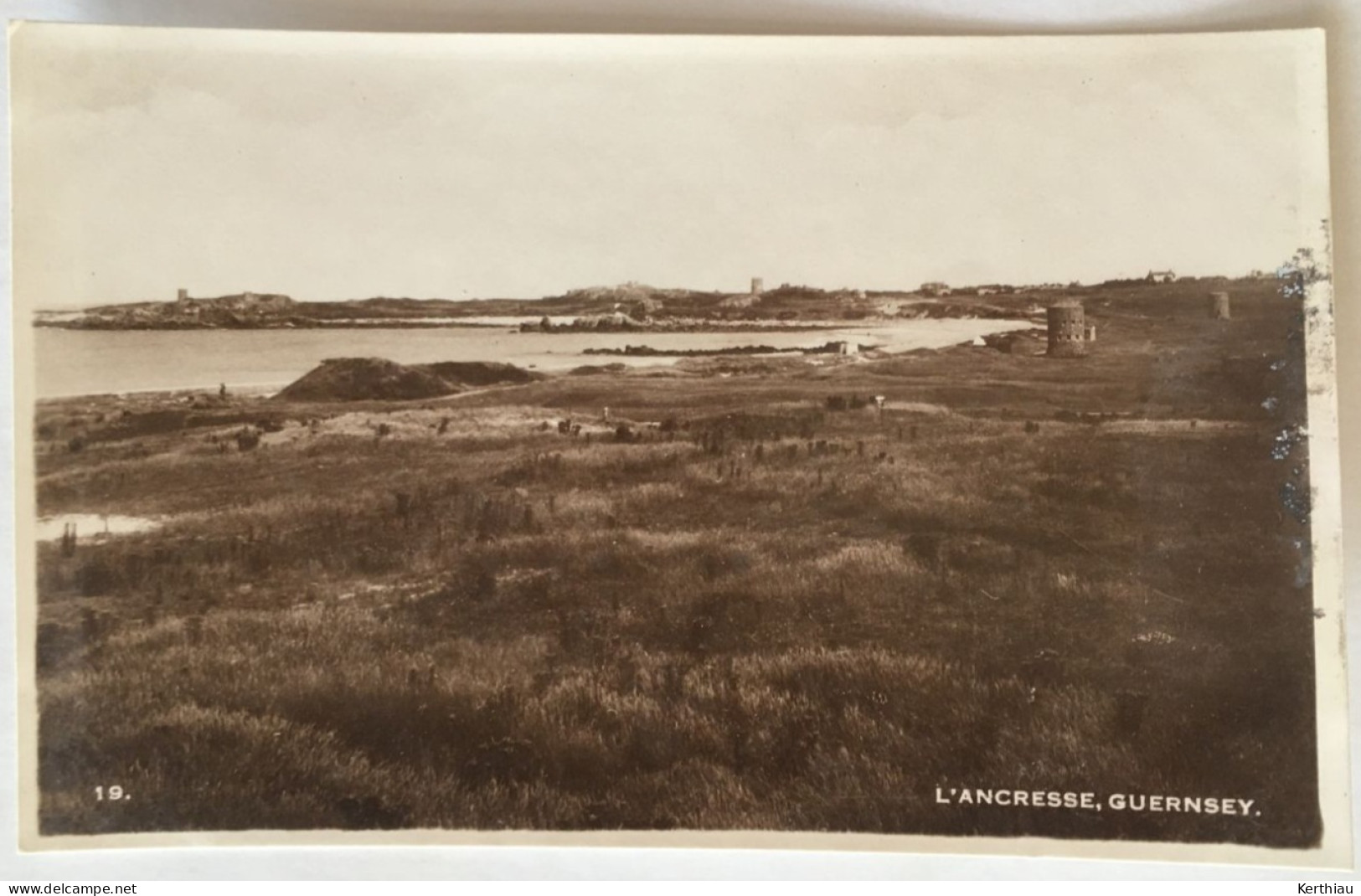 Guernsey / Guernesey - 3 CPA - L'ancresse; The Oak Gallery, Hauteville House; The Little Chapel & Its Builder - Guernsey