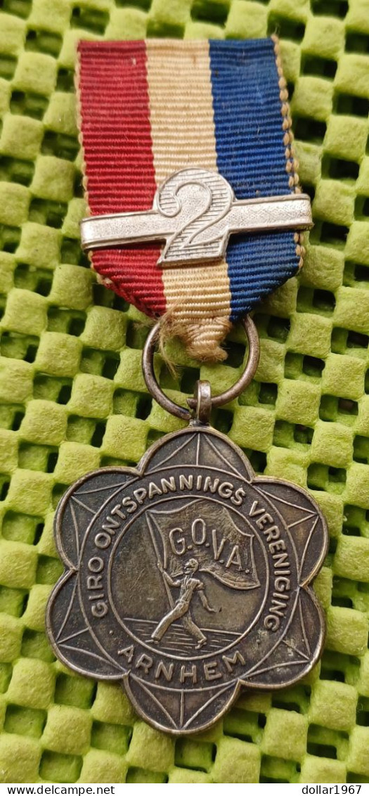 Medaille  -  .G.O.V.A - Giro Ontspaningings Verening. Arnhem ( Gld )  -  Original Foto  !!  Medallion  Dutch - Other & Unclassified