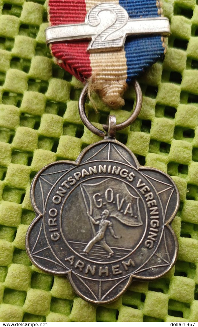 Medaille  -  .G.O.V.A - Giro Ontspaningings Verening. Arnhem ( Gld )  -  Original Foto  !!  Medallion  Dutch - Other & Unclassified