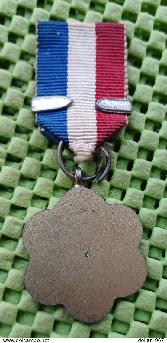 Medaille  -  .G.O.V.A - Giro Ontspaningings Verening. Arnhem ( Gld )  -  Original Foto  !!  Medallion  Dutch - Altri & Non Classificati