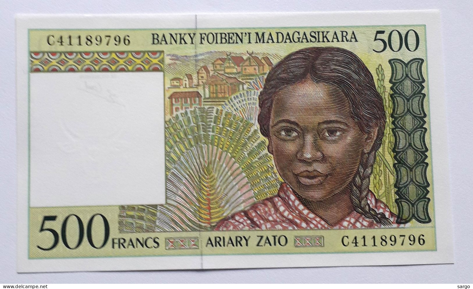 MADAGASCAR - 500 FRANCS - P  75 (1994-2004)- UNC - BANKNOTES - PAPER MONEY - CARTAMONETA - - Madagascar