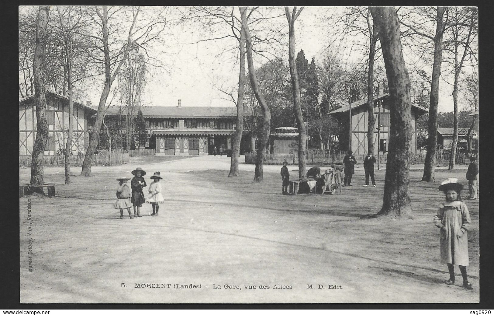 Morcent (Landes)-La Gare, Vue Des Allées - Morcenx