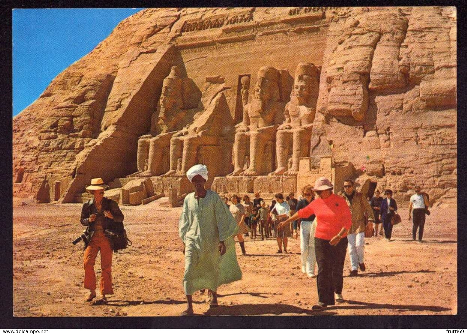 AK 200962 EGYPT - Abou Simbel Rock Temple Of Ramses II - Portail View Of The Gigantic Statues - Abu Simbel Temples