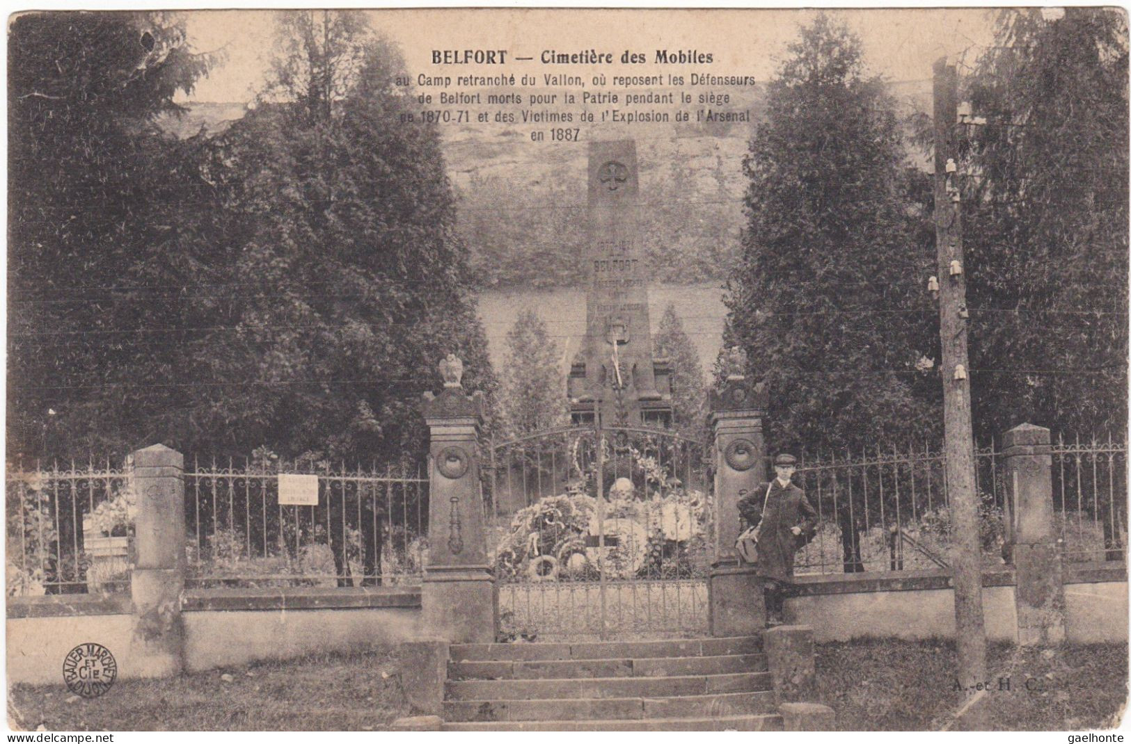 90005 BELFORT - VUE SUR UNE ENTREE DU CIMETIERE DES MOBILES, AVEC MONUMENT. TAMPON SOUVENIR AU VERSO - Belfort – Siège De Belfort