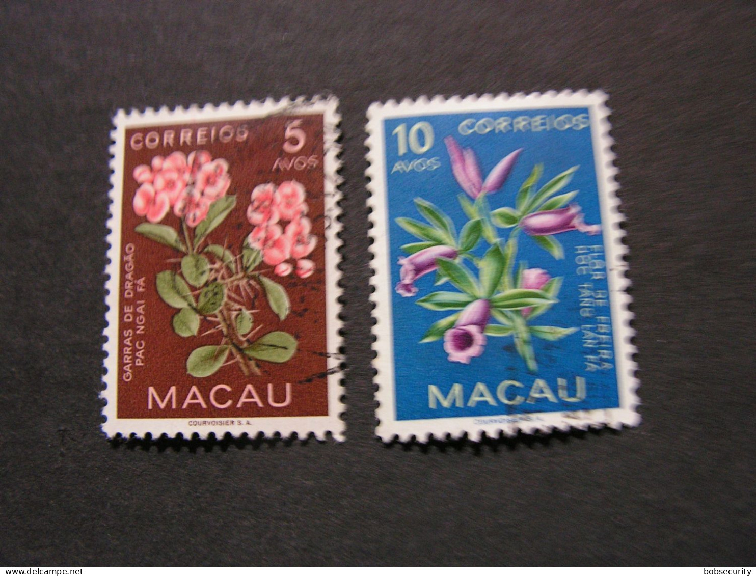 Macaou Blumen Two Ol Stamps - Oblitérés