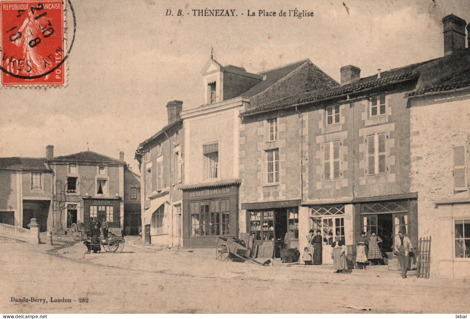 CPA THENEZAY PLACE DE L'EGLISE COMMERCE  - Thenezay