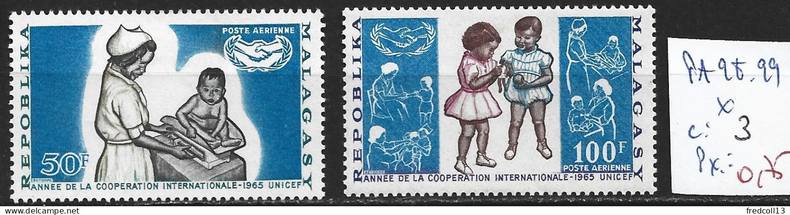 MADAGASCAR PA 98-99 * Côte 3 € - UNICEF