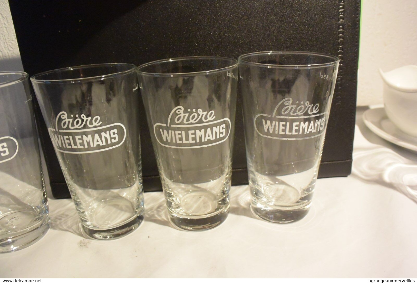 C44 Lot De 8 Verres Bières Wielemans Brasserie - Glasses