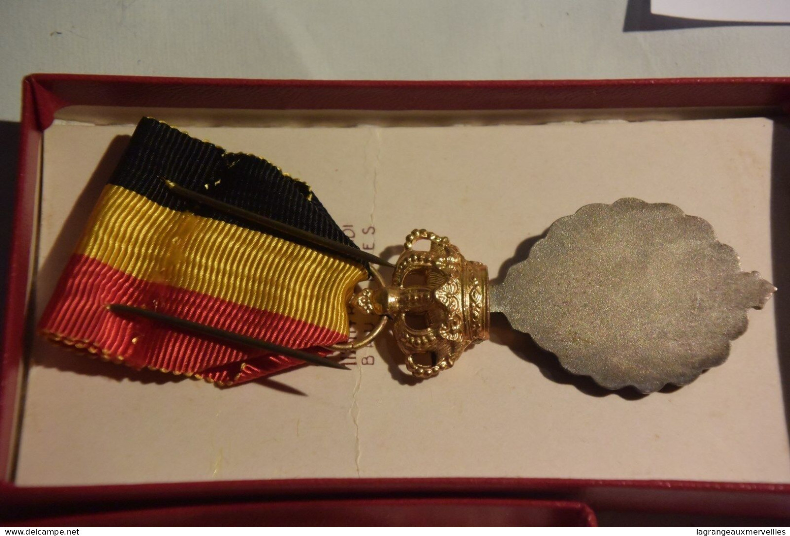C44 Ancienne Médaille Militaire Habilité Moralité Avec Son écrin Rouge 2 - Altri & Non Classificati