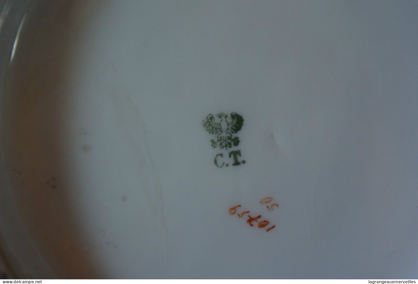 C44 Magnifique cache pot en forme de tasse marqué CT