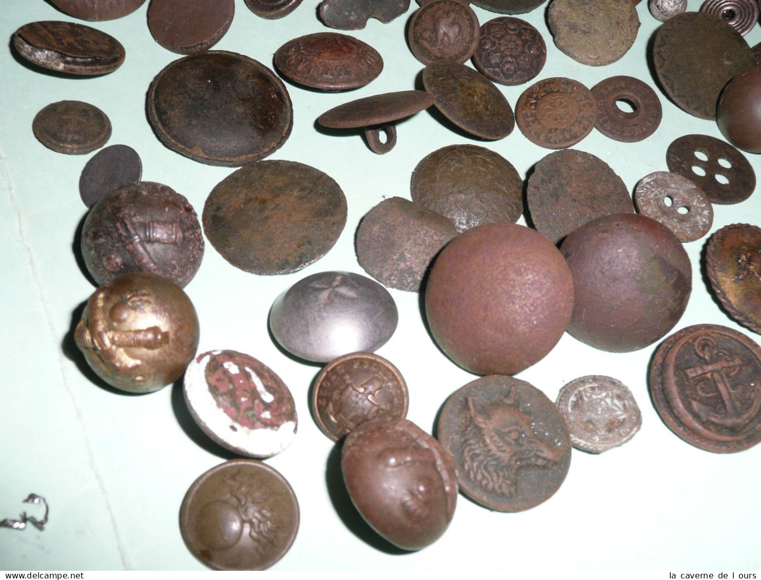 Rare Lot De + 60 Boutons Métal, Bouton Fouille / Détection / Prospection, Militaria Chasse - Boutons