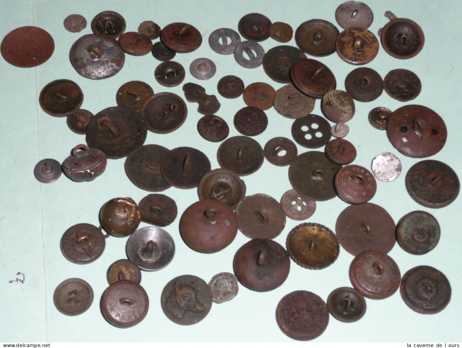 Rare Lot De + 60 Boutons Métal, Bouton Fouille / Détection / Prospection, Militaria Chasse - Botones