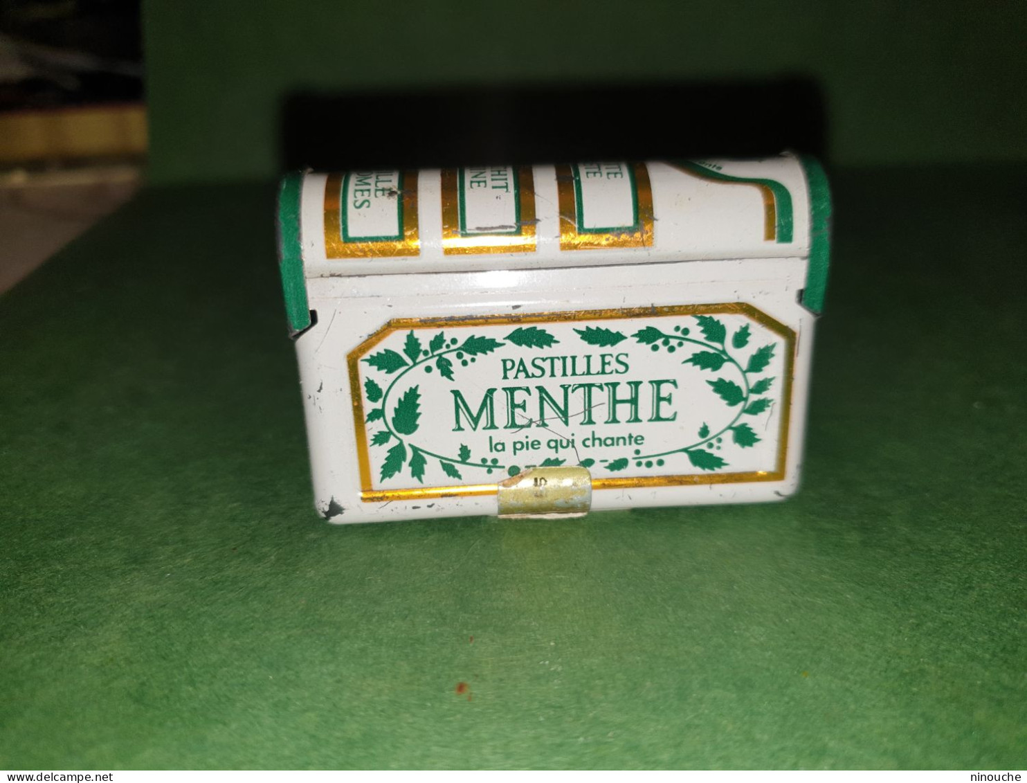 PUBLICITÉ / BOITE EN METAL / LA PIE QUI CHANTE / PASTILLES MENTHE / BOITE EN FORME DE LIVRE MINIATURE - Boxes