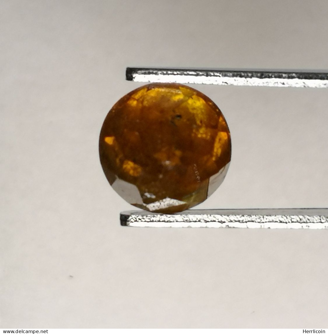 Tourmaline Orange Naturelle Du Mozambique - Ovale 0.89 Carat - 8.0 X 5.7 X 2.7 Mm - Tormalina