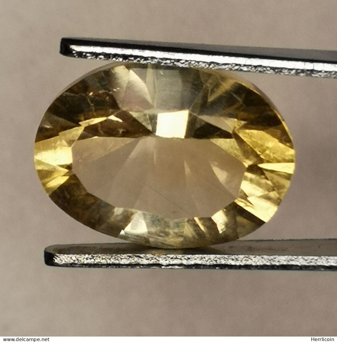 Citrine Chauffée Du Brésil - VS - Ovale 3.43 Carats - 11.4 X 8.4 X 6.0 Mm - Sonstige & Ohne Zuordnung