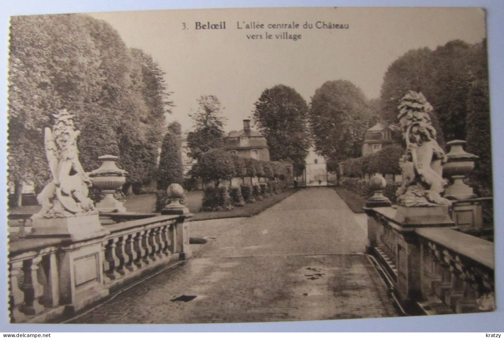 BELGIQUE - HAINAUT - BELOEIL - Le Château - L'Allée Centrale Vers Le Village - Beloeil