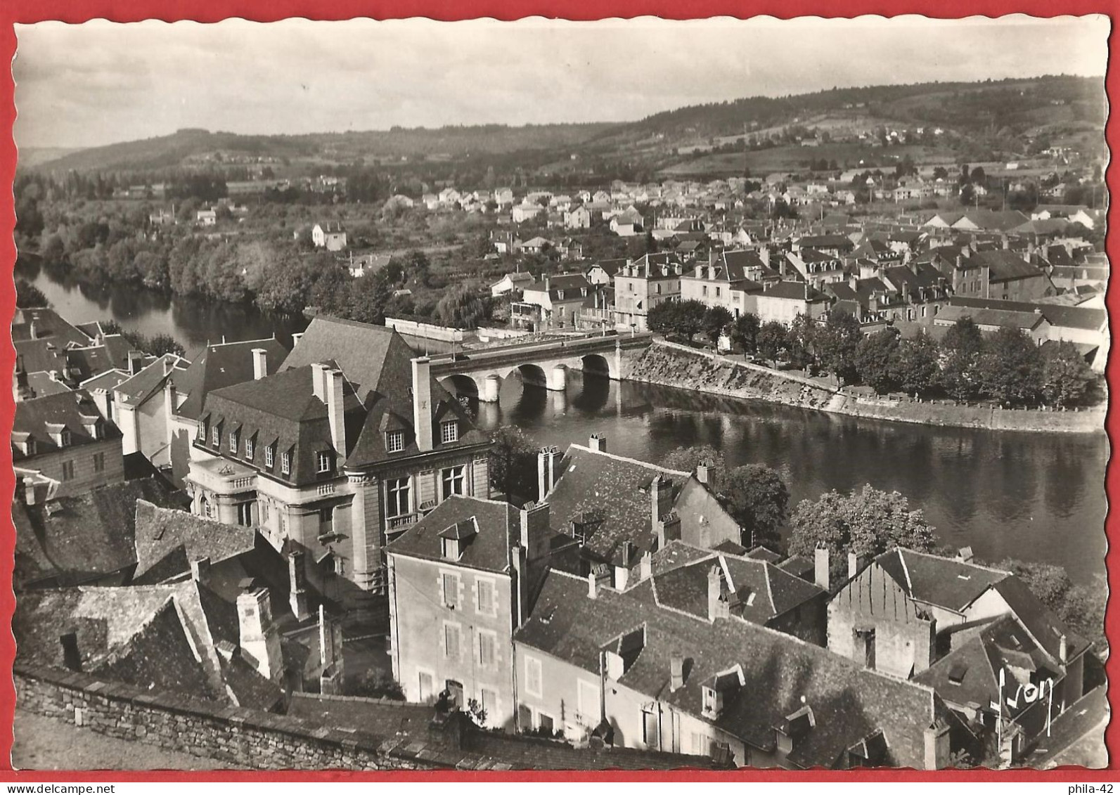 Dordogne ( 24 ) Terrasson-la-Villedieu : Vue Générale Et Le Vieux-Pont De Terrasson - CPSM Neuve TBE - Terrasson-la-Villedieu