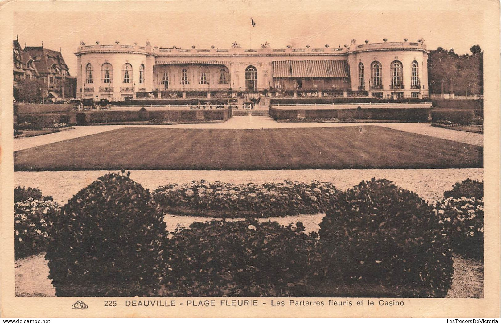 FRANCE - Deauville - Plage Fleurie - Les Parterres Fleuris Et Le Casino - Carte Postale Ancienne - Deauville