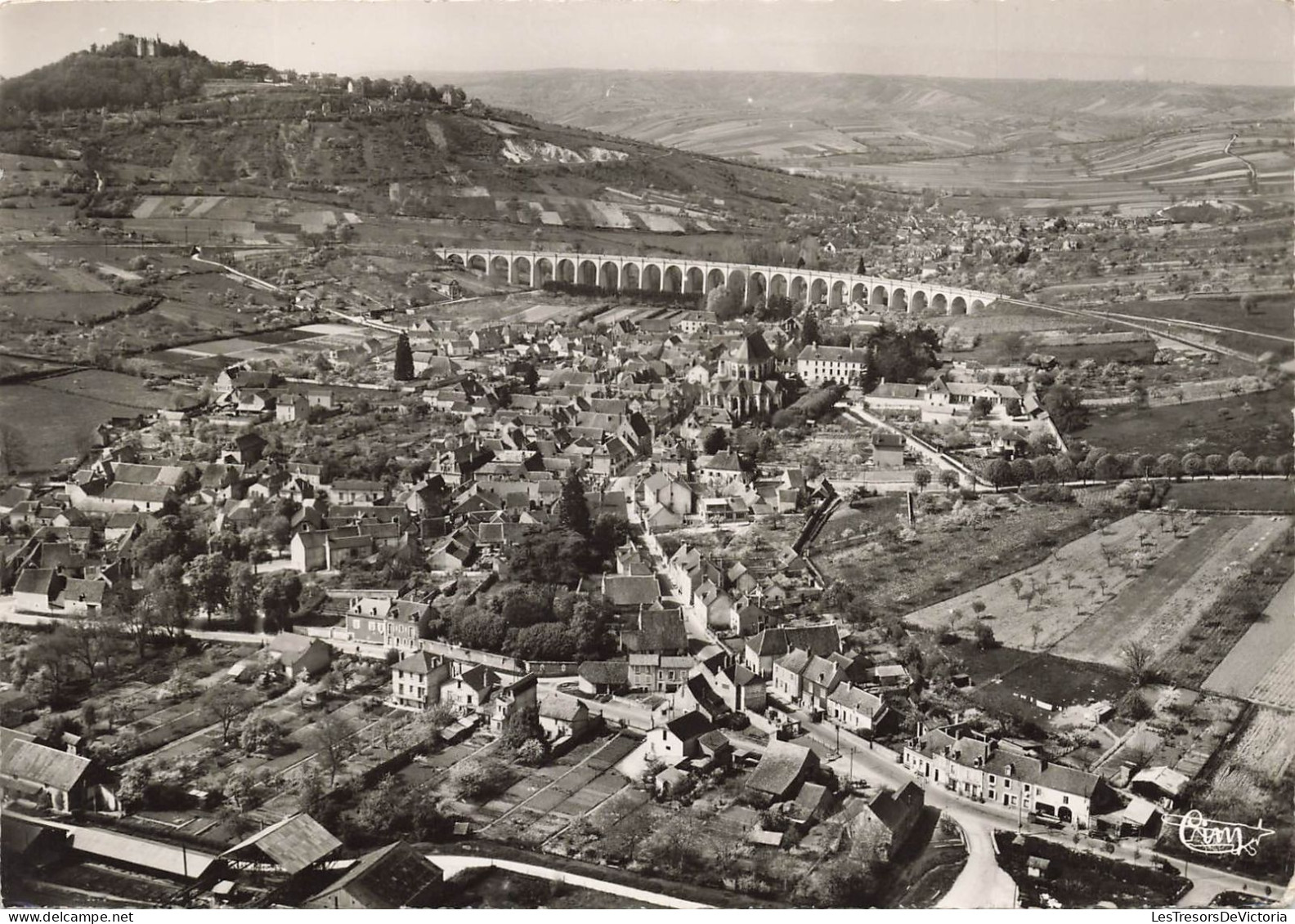 FRANCE - St Satur (Cher) - Vue Panoramique Aérienne De La Ville - Carte Postale - Saint-Satur