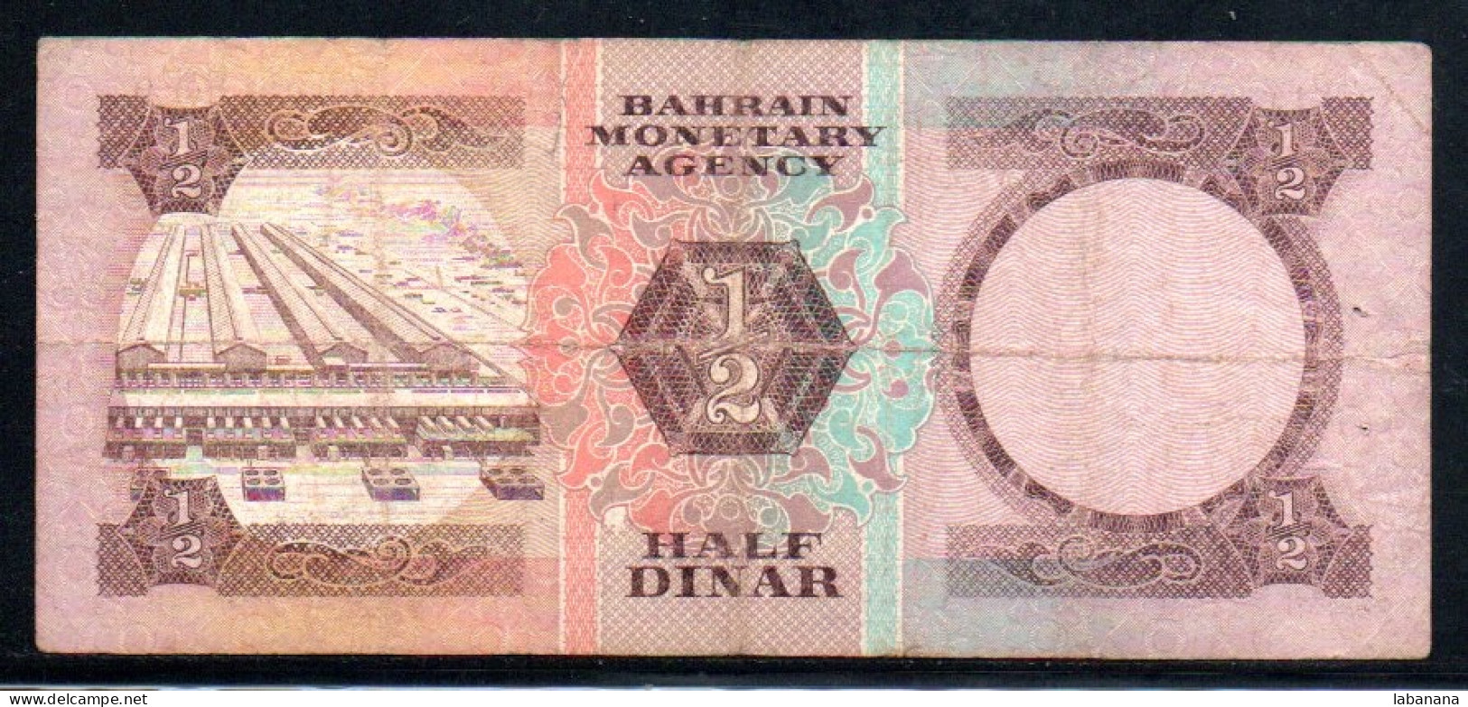 509-Bahrain 1/2 Dinar 1973, Coupure De 1cm En Haut - Bahrain