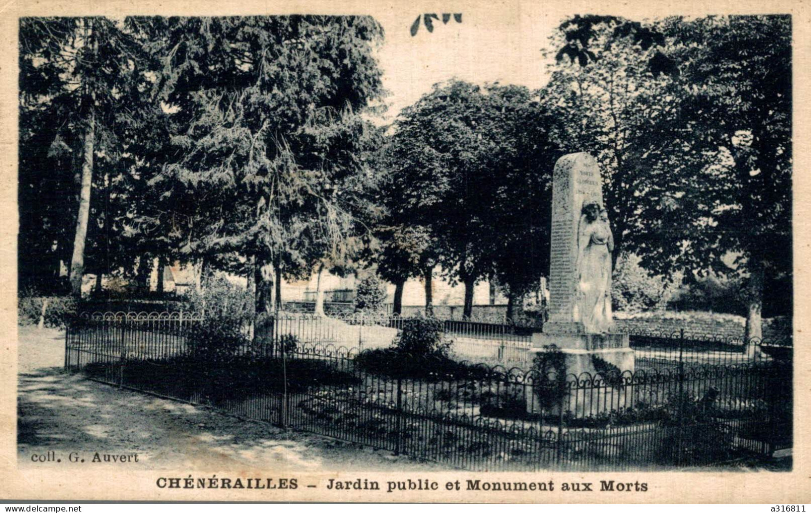 CHENERAILLES Jardin Public Et Monument Aux Morts - Chenerailles