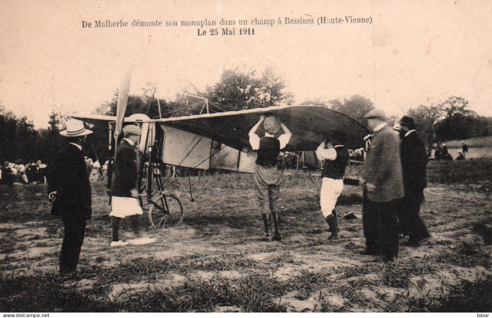 CPA HAUTE VIENNE 87 / BESSINES DE MALHERBE DEMONTE SON MONOPLAN DANS UN CHAMP - Bessines Sur Gartempe