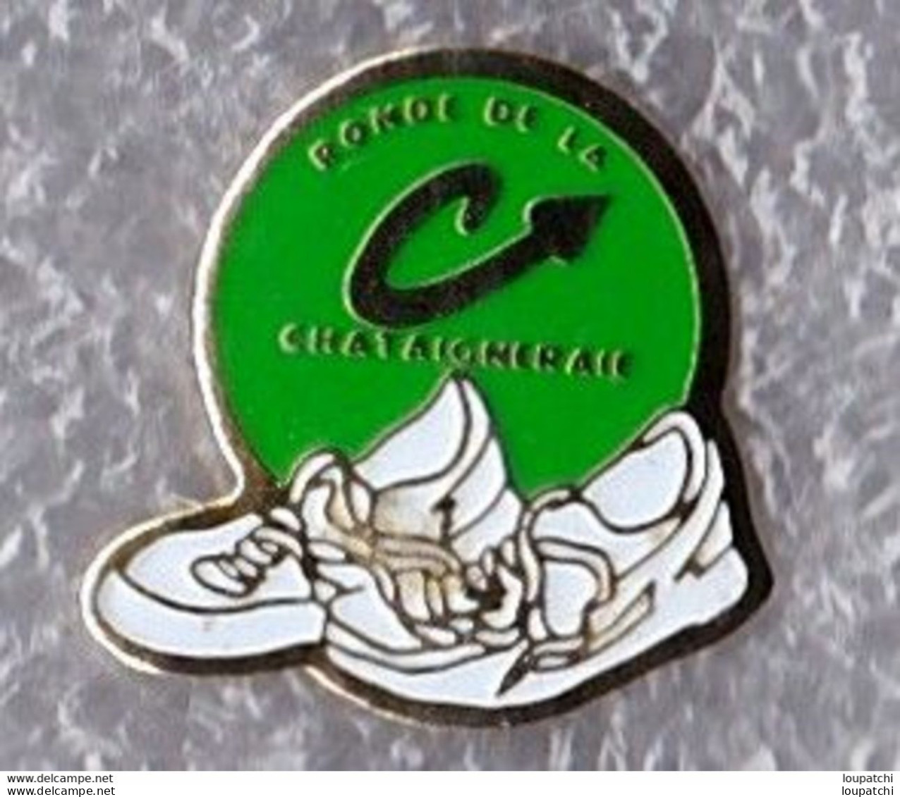 PIN S RONDE DE LA CHATAIGNERAIE ( CANTAL ) - Atletica