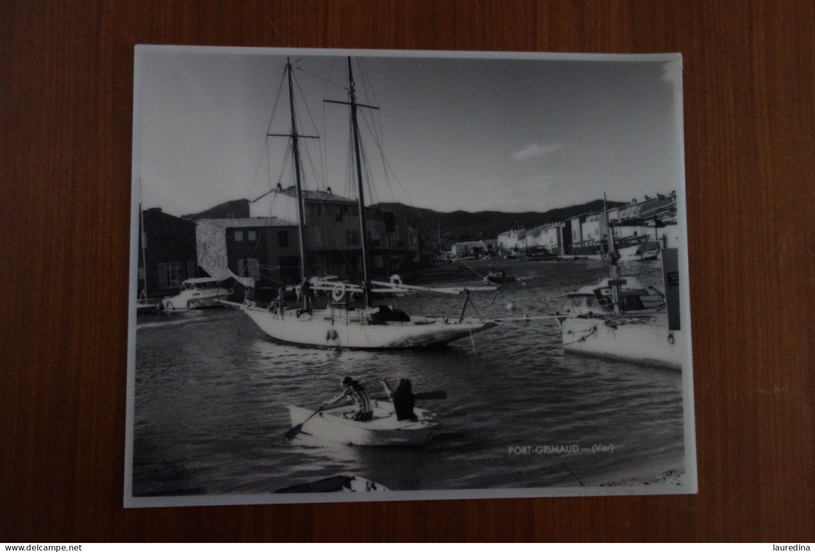 PHOTO VINTAGE DECOR WAGONS SNCF ANNEE 1960 - PORT GRIMAUD (VAR) - Chemin De Fer