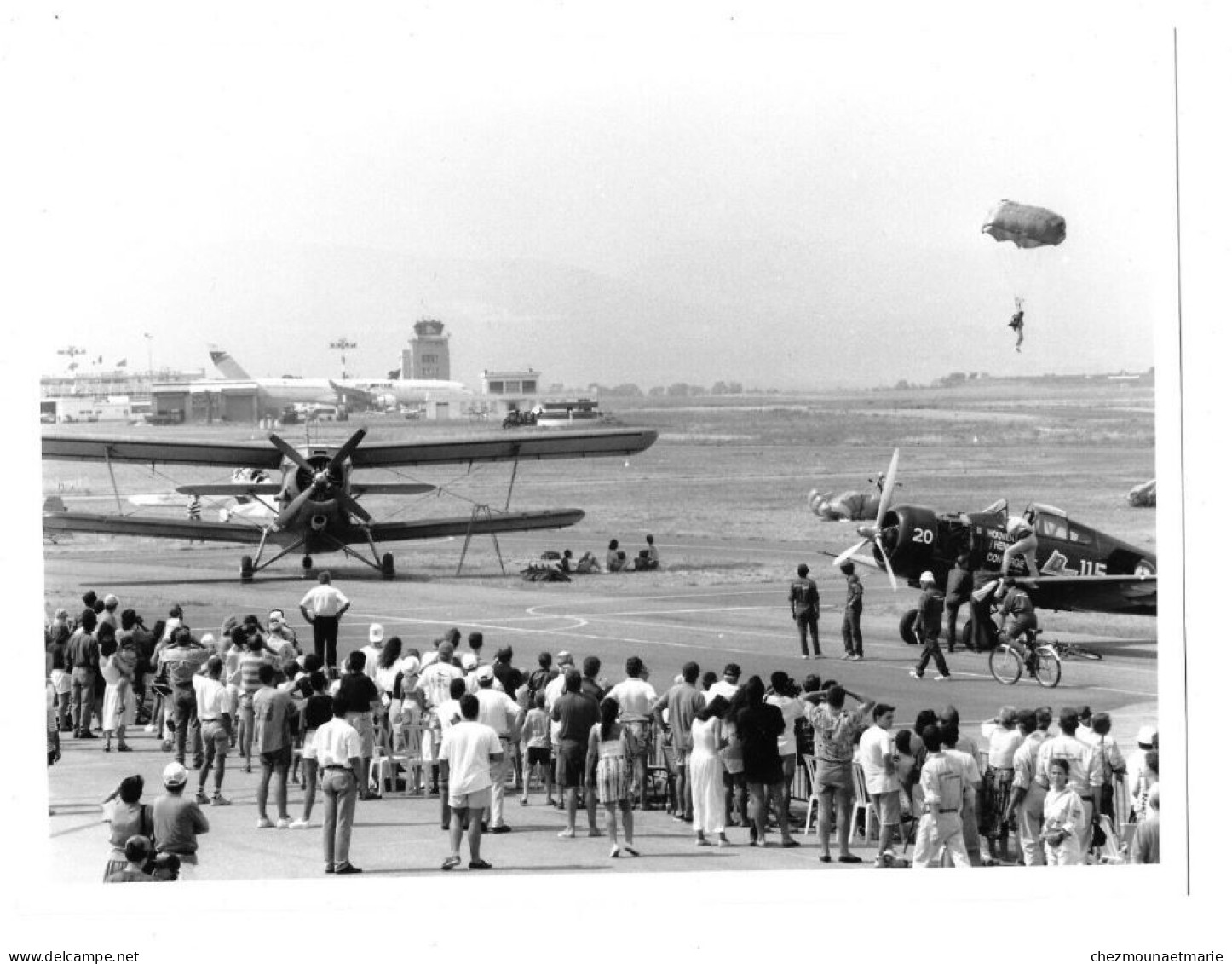 PERPIGNAN - AVIONS MONOPLAN ET BIPLAN + AIR INTER - PARACHUTISTES - PHOTO 24*18 - Aviazione