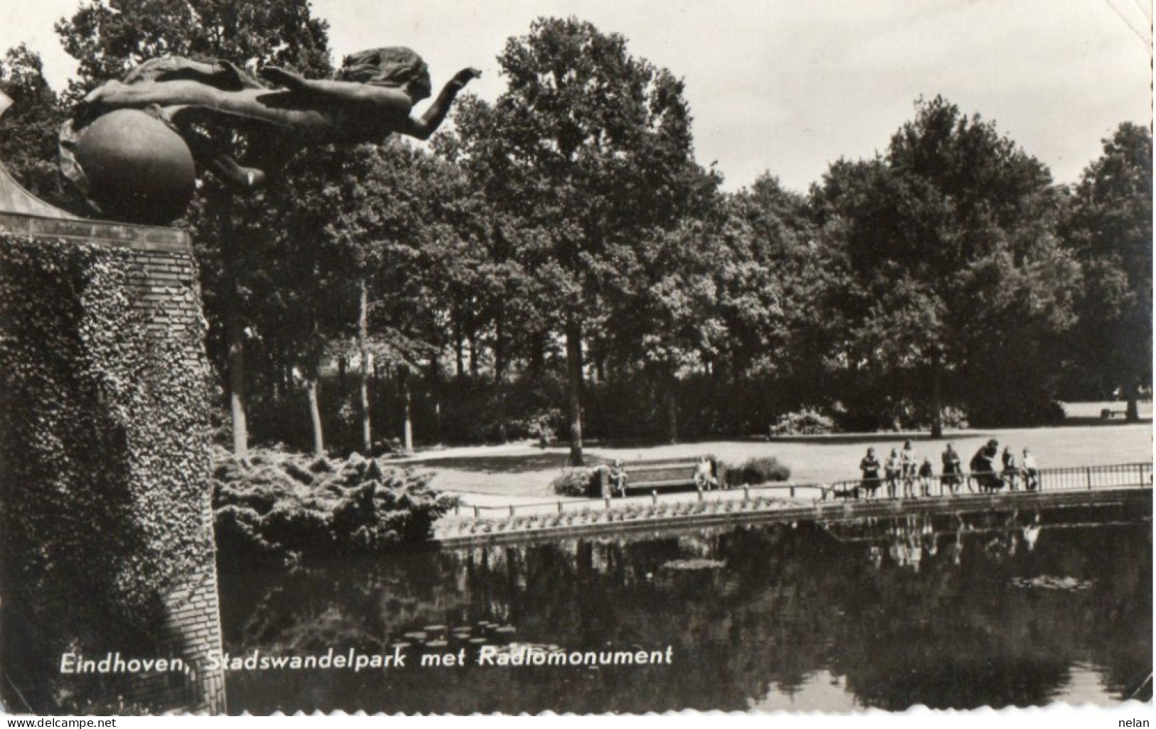 EINDHOVEN - STADSWANDELPARK MET RADIOMONUMENT - F.P. - Eindhoven