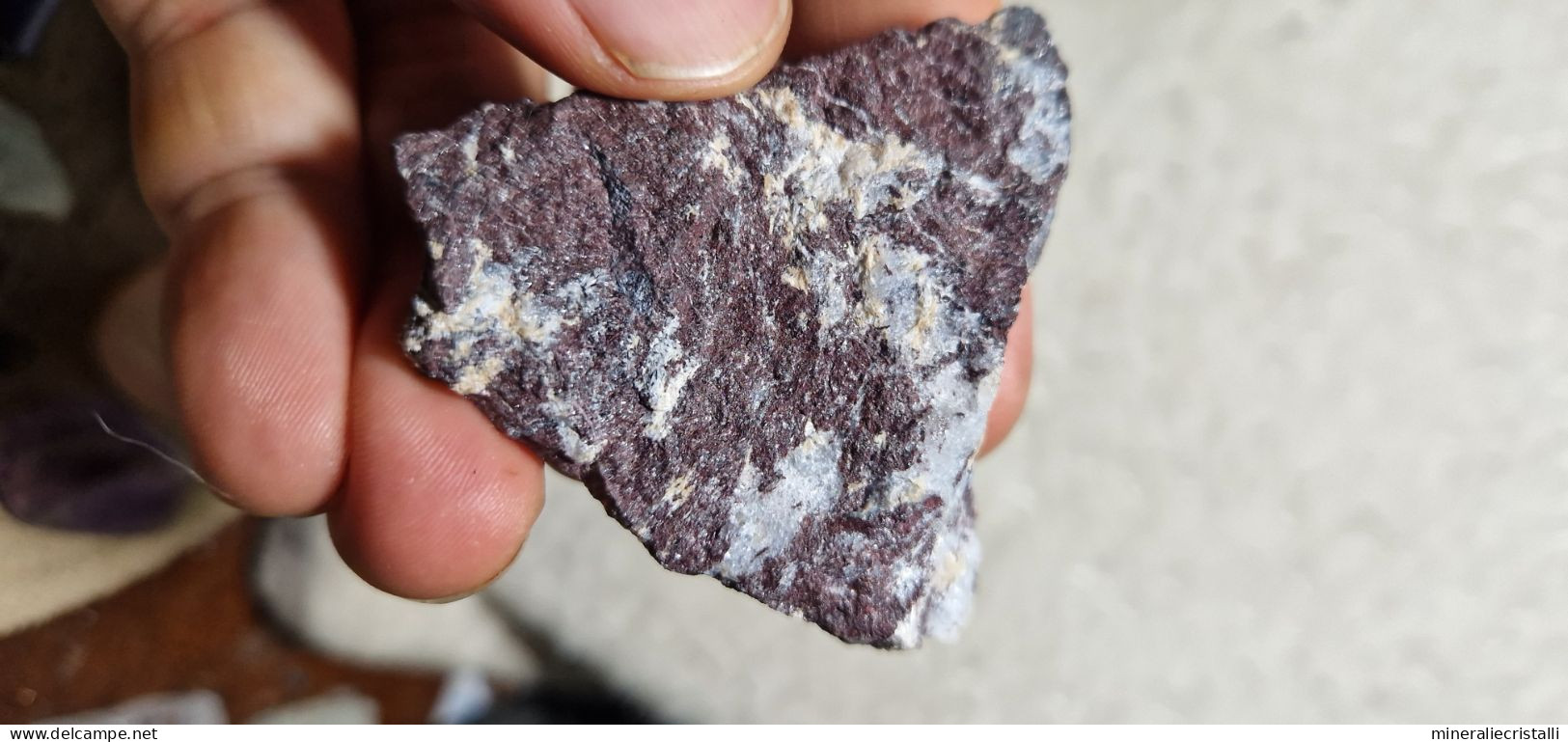 Piemontite Tremolite 42,73 Gr San Marcel Valle D'Aosta Italia - Minerali