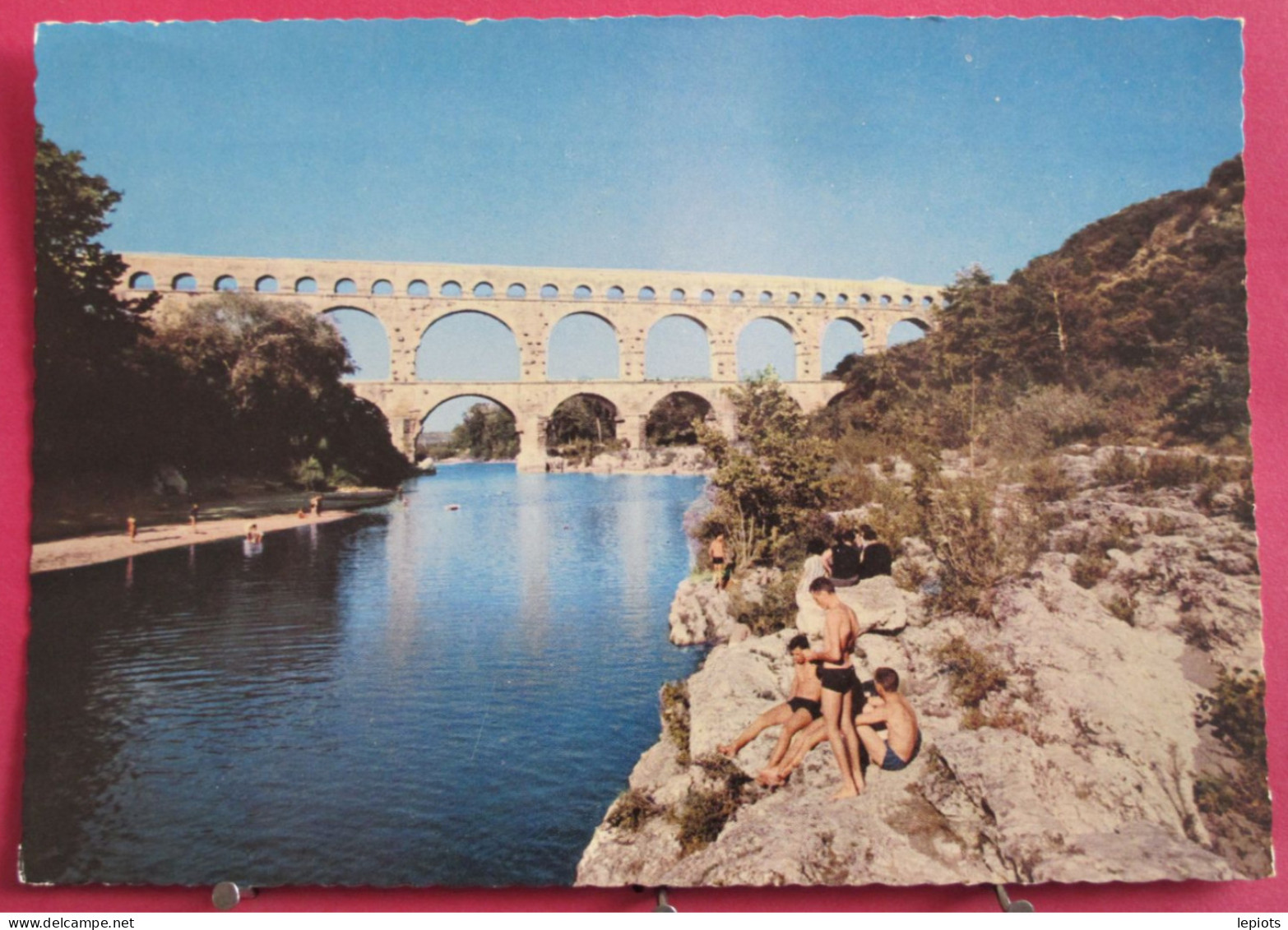 30 - Le Pont Du Gard à Remoulins - Environs De Nîmes - Remoulins