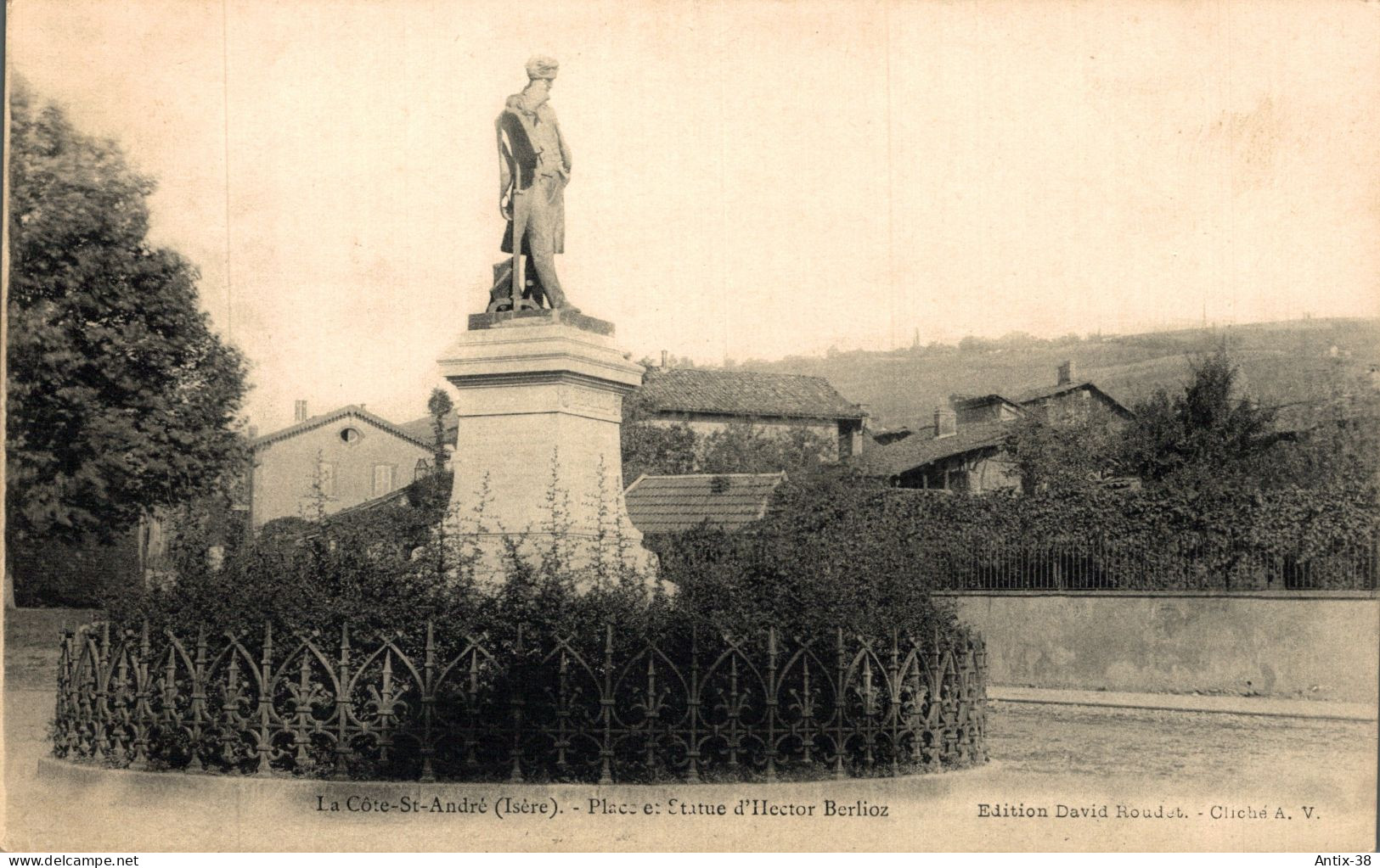 A1 - 38 - LA CÔTE-SAINT-ANDRÉ - Isère - Place Et Statue D'Hector-Berlioz - La Côte-Saint-André