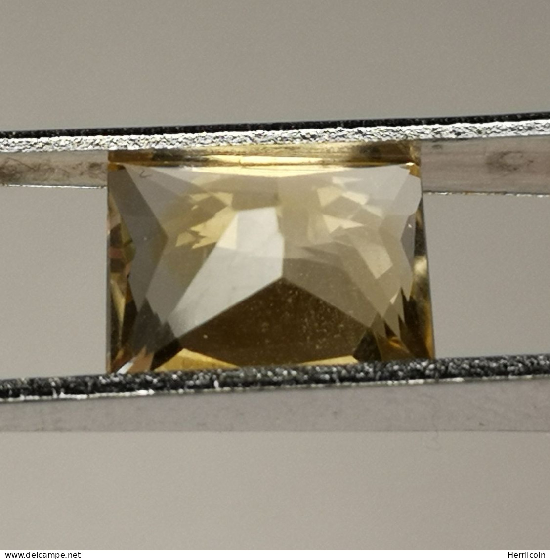 Citrine Chauffée Du Brésil - VS - Rectangle 2.05 Carats - 8.6 X 6.6 X 5.2 Mm - Autres & Non Classés