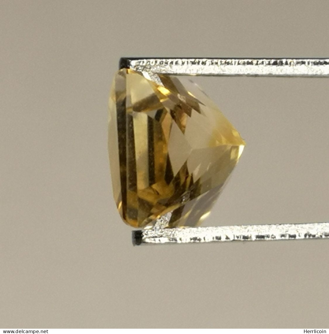 Citrine Chauffée du Brésil - VS - Rectangle 2.05 Carats - 8.6 x 6.6 x 5.2 mm