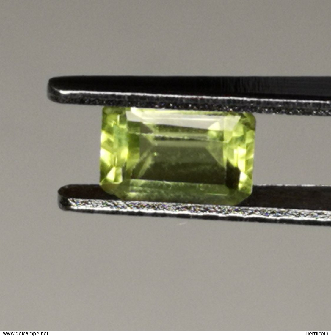 Péridot Naturel D'Afrique - Octogone 0.63 Carat - 6.0 X 4.0 X 2.8 Mm - Sonstige & Ohne Zuordnung