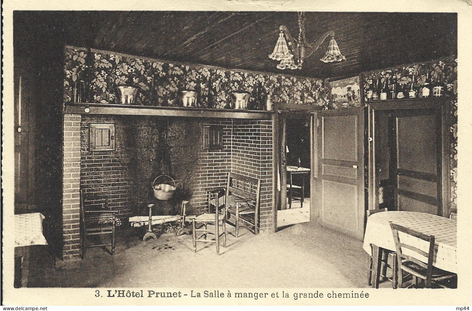 3  ---  46  SOUSCEYRAC  L'Hôtel Prunet   La Salle à Manger Et La Grande Cheminée - Sousceyrac